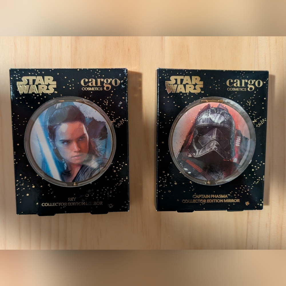 Limited Edition Disney STAR WARS Rey and Captain Phasma Collector Compact Mirror